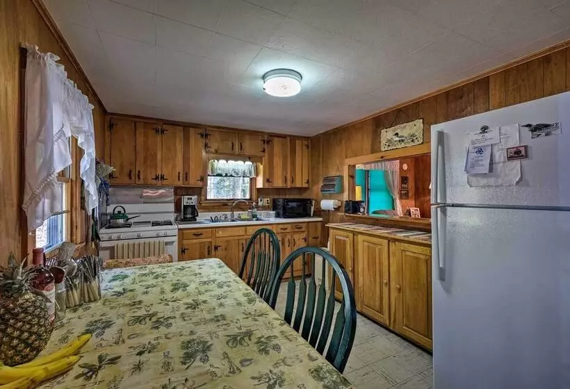 Quaint Cottage With Dock On Annabessacook Lake!