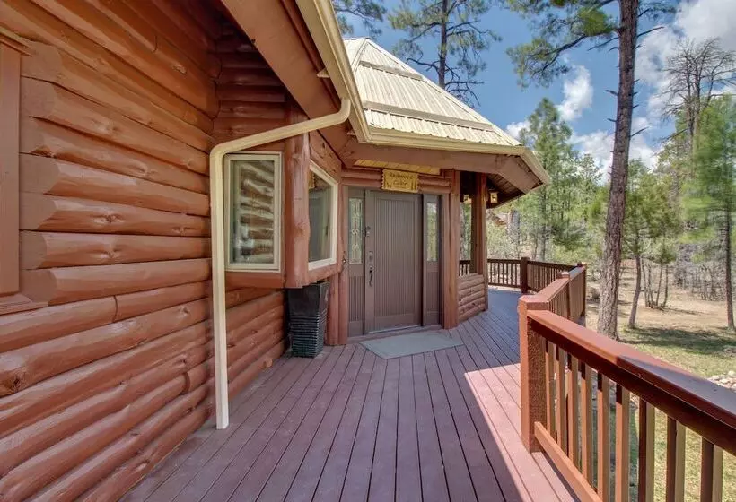Lakeside Cabin On 2 Acres W/ Fire Pit + Hot Tub!