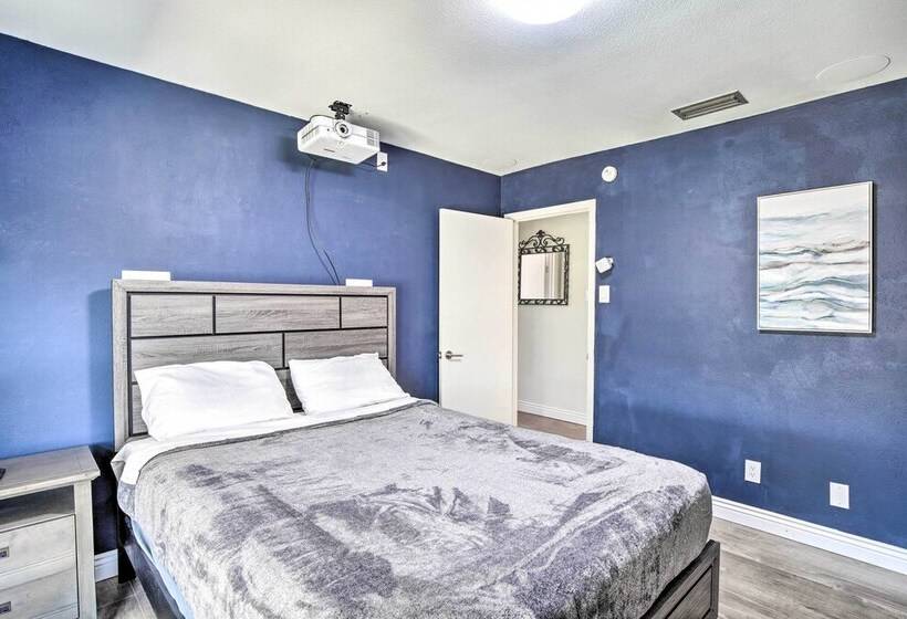 Movie Room + Poolside Oasis: Richardson Home!