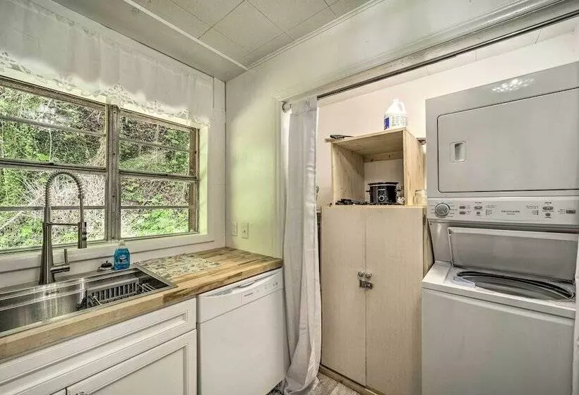 Serene Smoky Mountain Home W/ Grill & Patio!