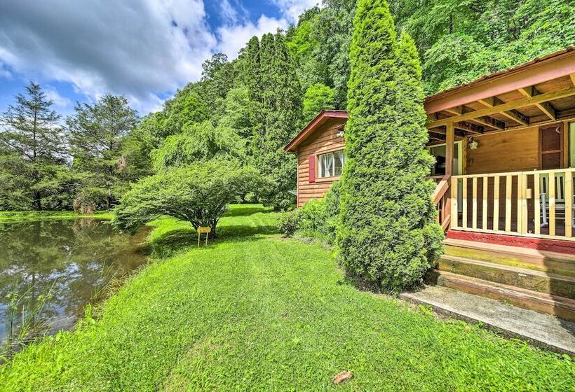 Serene Smoky Mountain Home W/ Grill & Patio!