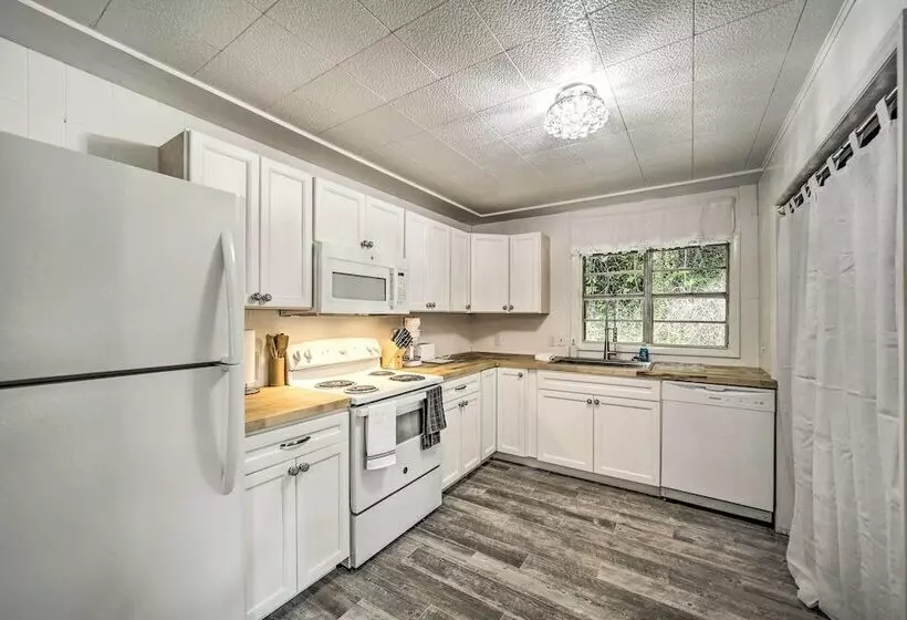 Serene Smoky Mountain Home W/ Grill & Patio!