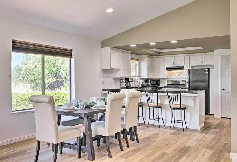 Garden, Balcony & Scenic View: Sonora Hideaway!