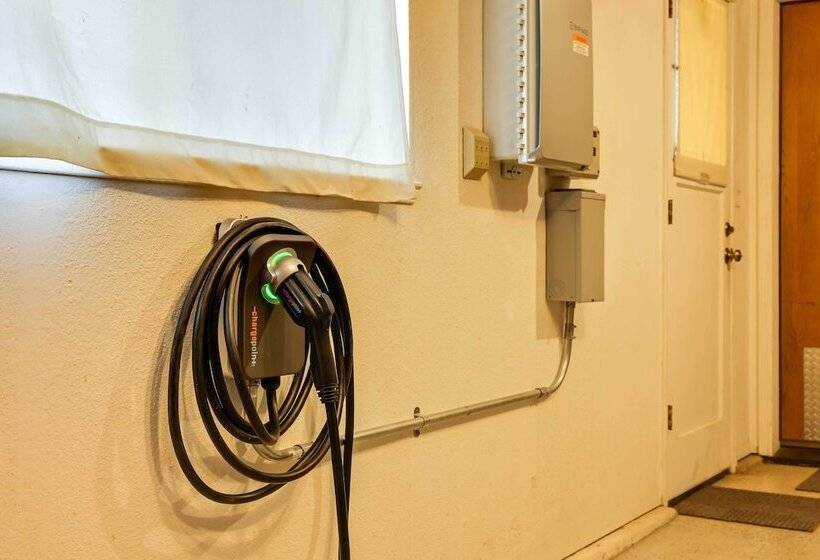 Garden, Balcony & Scenic View: Sonora Hideaway!