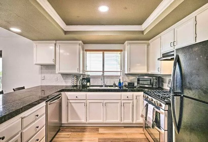 Garden, Balcony & Scenic View: Sonora Hideaway!