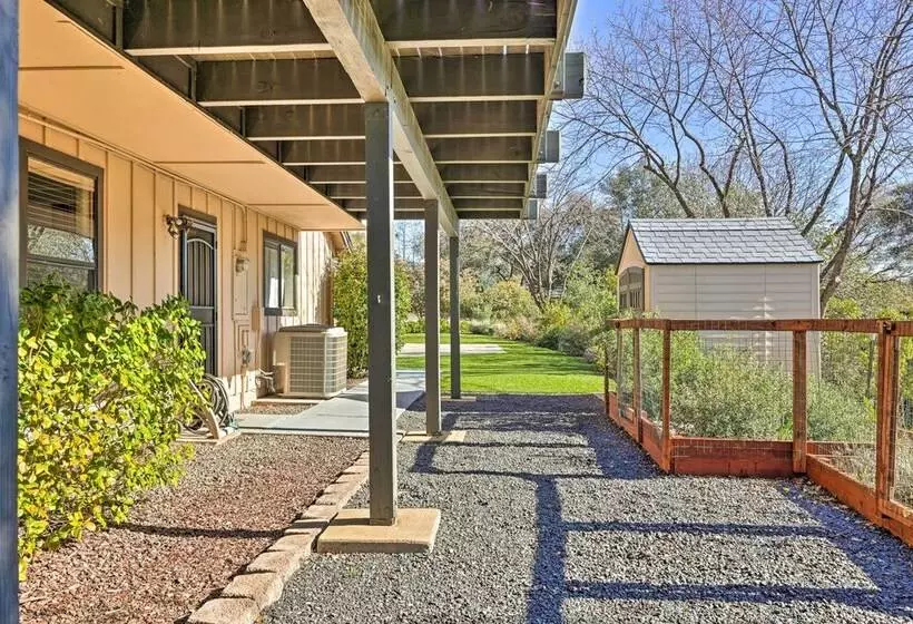 Garden, Balcony & Scenic View: Sonora Hideaway!