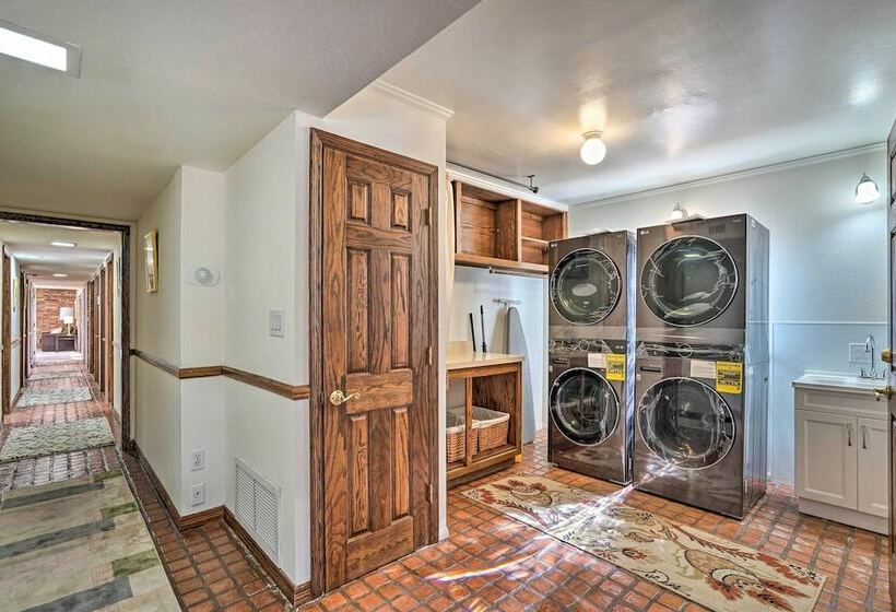 Spacious Arizona Home, 6 Mi To Old Town Scottsdale