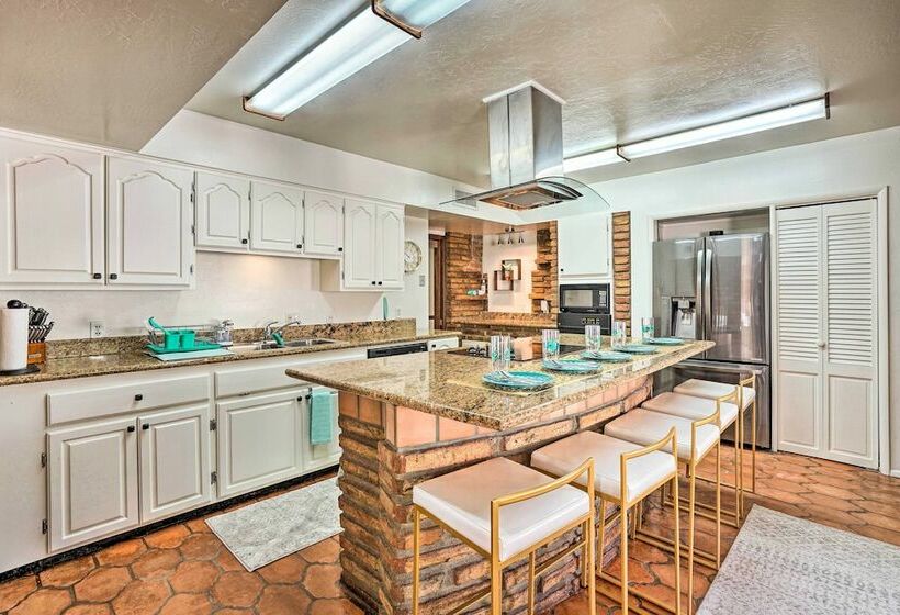 Spacious Arizona Home, 6 Mi To Old Town Scottsdale