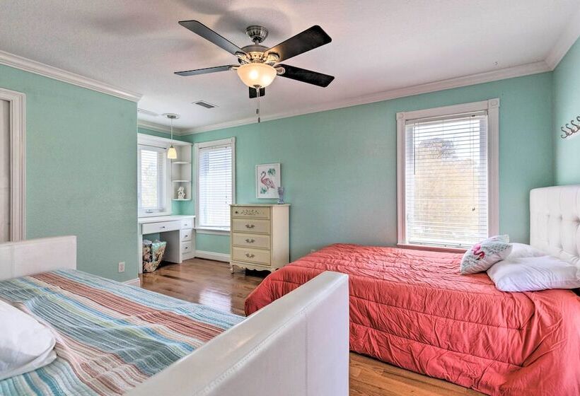Spacious Gulf Shores Home: Private Pool + Deck!