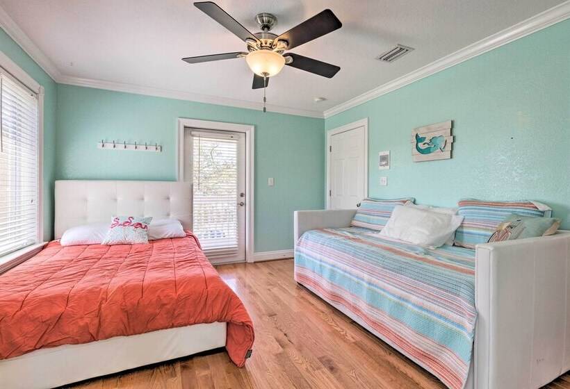 Spacious Gulf Shores Home: Private Pool + Deck!