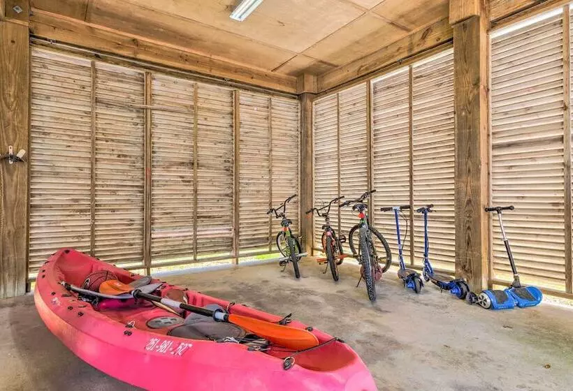 Spacious Gulf Shores Home: Private Pool + Deck!