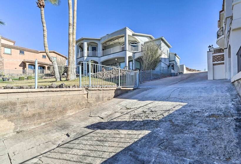 Spacious Parker House On The Colorado River!