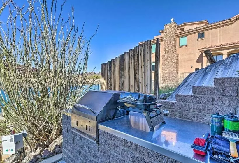 Spacious Parker House On The Colorado River!