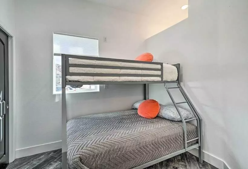 Spacious Parker House On The Colorado River!