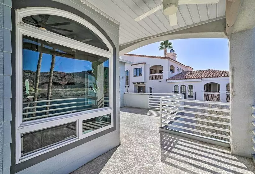 Spacious Parker House On The Colorado River!