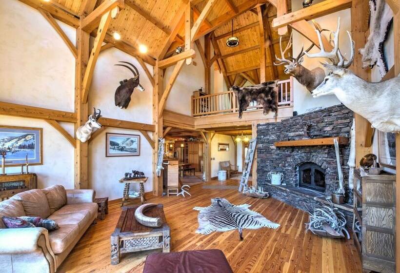 Stunning Silesia Home, Horse Boarding + River View