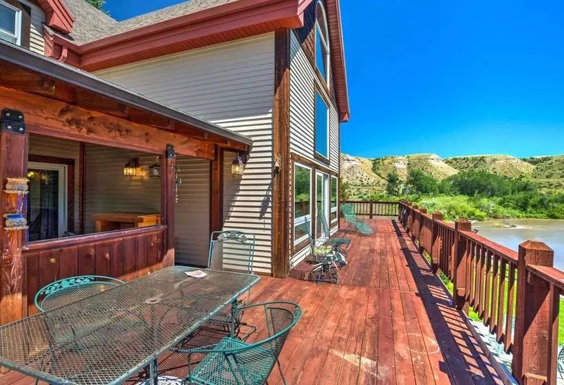 Stunning Silesia Home, Horse Boarding + River View