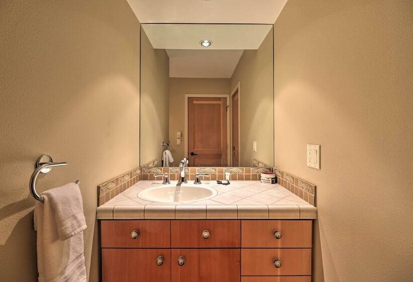 West Glacier Home W/ Majestic Mountain Views!