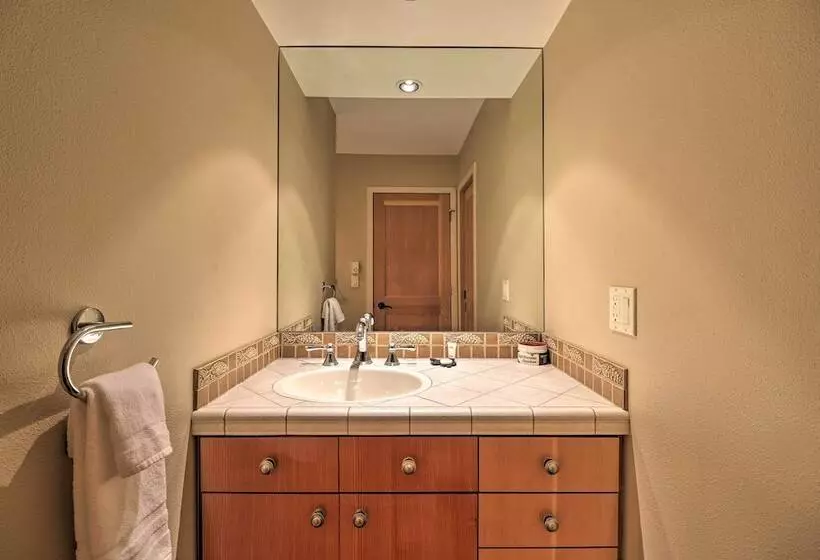 West Glacier Home W/ Majestic Mountain Views!