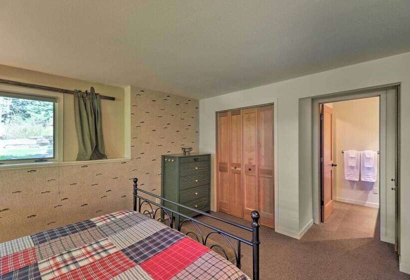 West Glacier Home W/ Majestic Mountain Views!