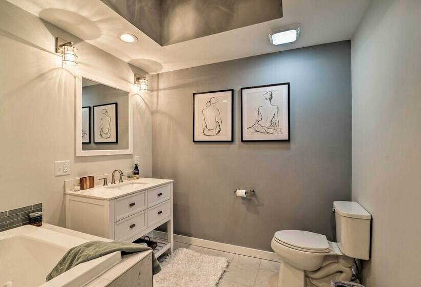 The Barn House: Caldwell Mtn Retreat W/ Hot Tub!