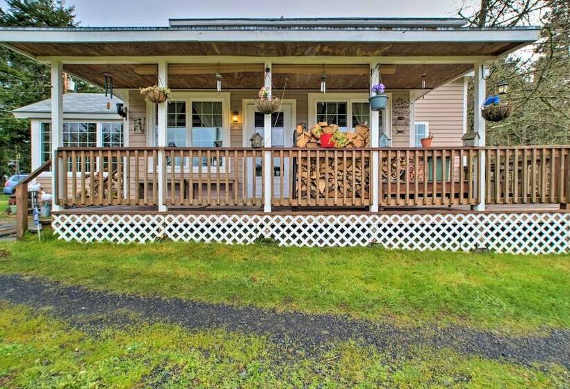 Updated Coos Bay Home ~ 2 Mi To Pacific Ocean