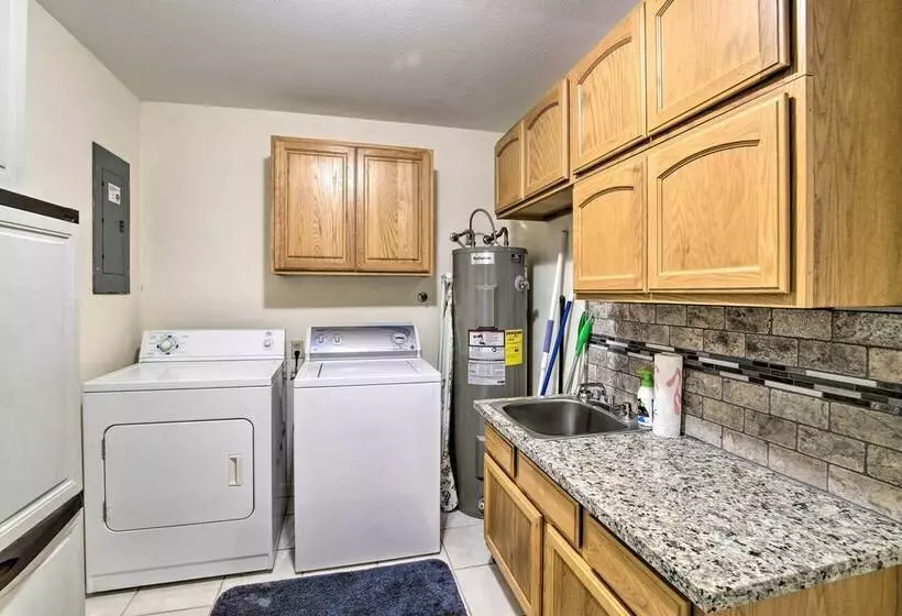 Updated Coos Bay Home ~ 2 Mi To Pacific Ocean