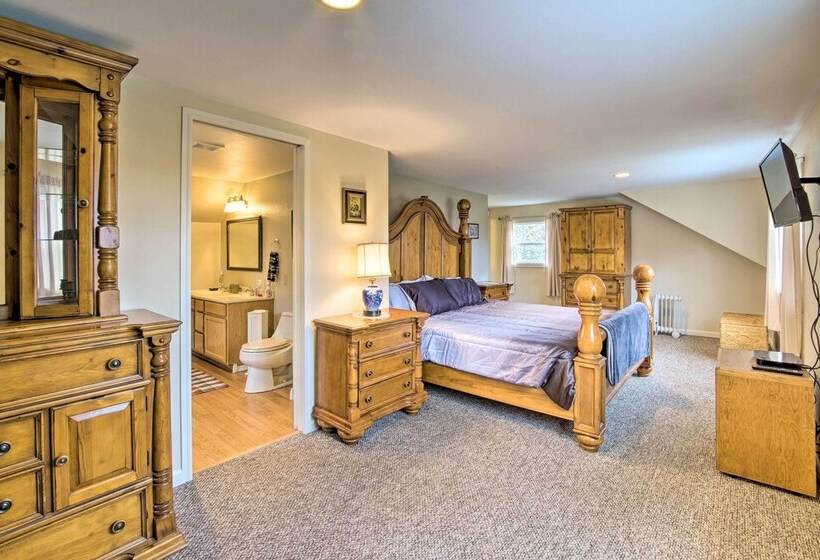 Updated Coos Bay Home ~ 2 Mi To Pacific Ocean