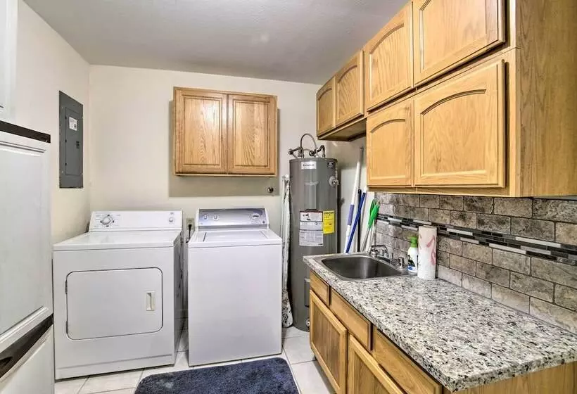 Updated Coos Bay Home ~ 2 Mi To Pacific Ocean