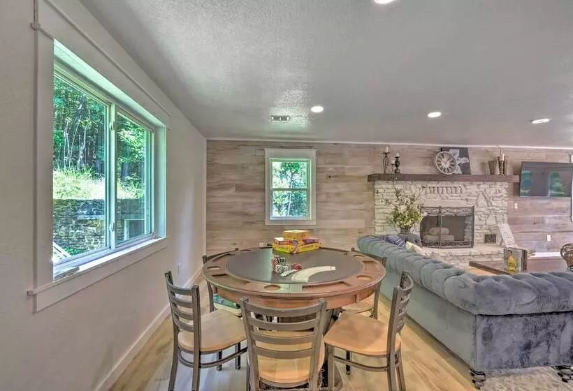 Upscale Cottage With Furnished Lake View Deck!