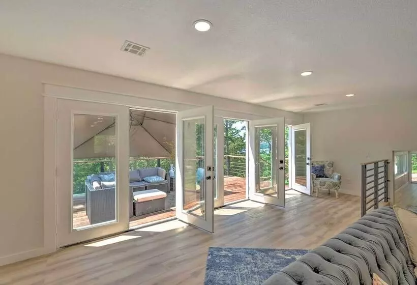Upscale Cottage With Furnished Lake View Deck!