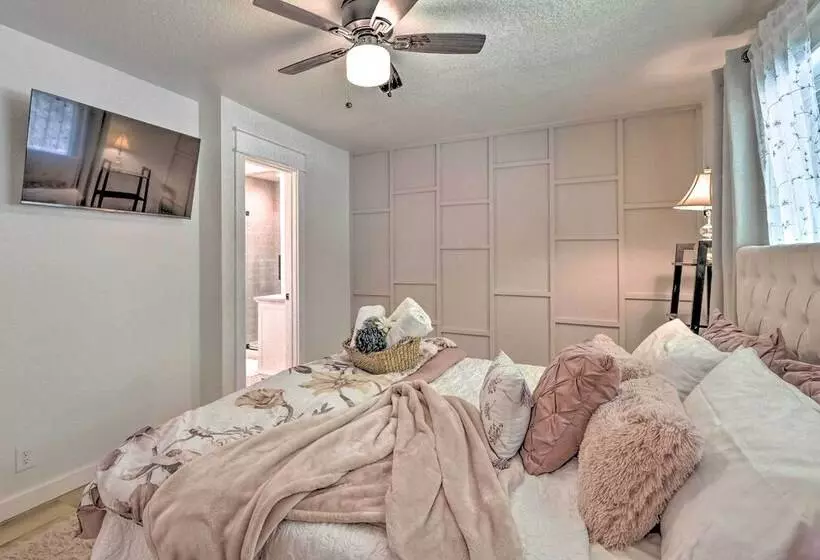 Upscale Cottage With Furnished Lake View Deck!