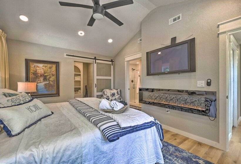 Upscale Cottage With Furnished Lake View Deck!