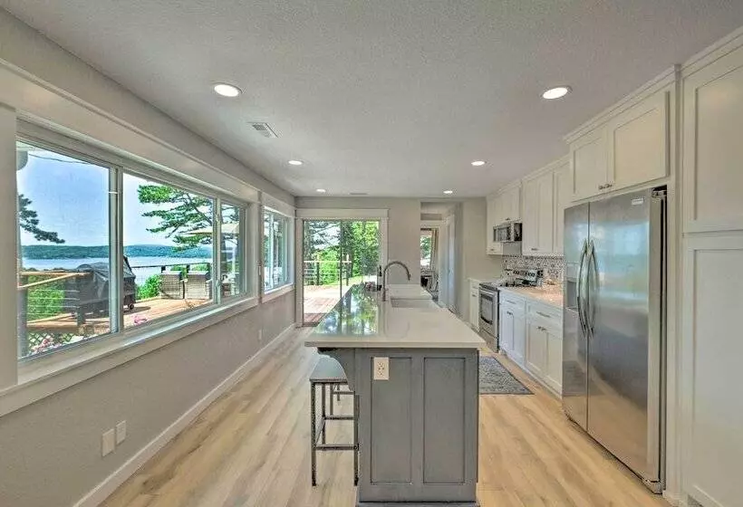 Upscale Cottage With Furnished Lake View Deck!