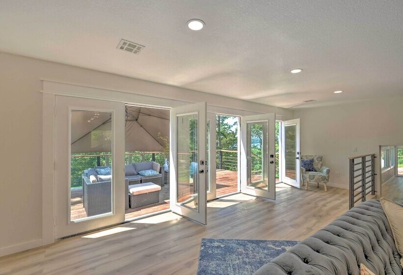Upscale Cottage With Furnished Lake View Deck!