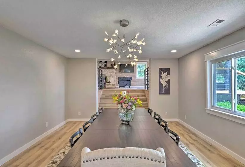 Upscale Cottage With Furnished Lake View Deck!