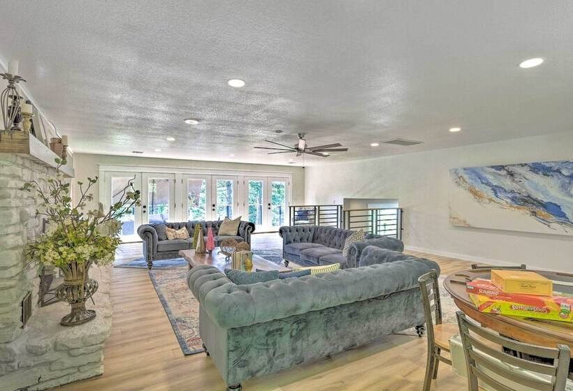 Upscale Cottage With Furnished Lake View Deck!