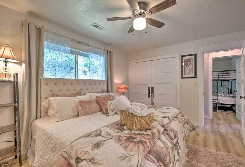 Upscale Cottage With Furnished Lake View Deck!