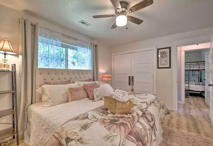 Upscale Cottage With Furnished Lake View Deck!