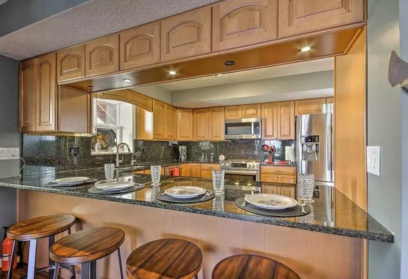 Bayview Lake House W/ Dock On Lake Of The Ozarks