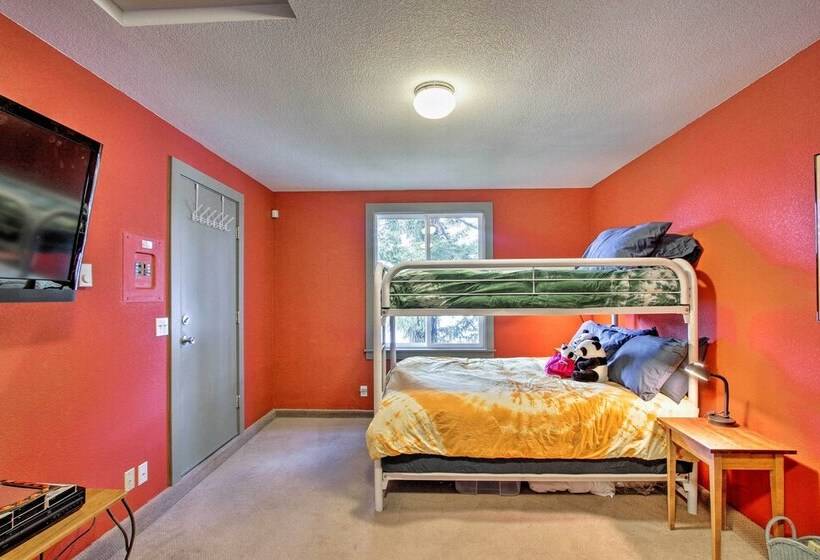 Beautiful Home On Hood Canal W/ Hot Tub & Dock!