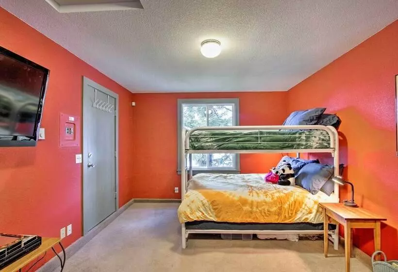 Beautiful Home On Hood Canal W/ Hot Tub & Dock!