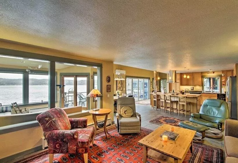 Beautiful Home On Hood Canal W/ Hot Tub & Dock!