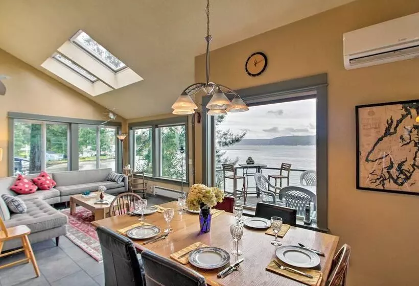 Beautiful Home On Hood Canal W/ Hot Tub & Dock!