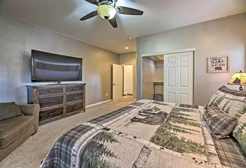 Beautiful Cabin W/ Deck Near Woodland Lake Park!
