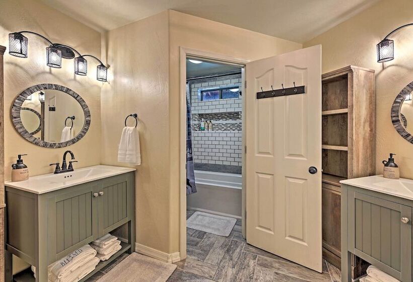 Beautiful Cabin W/ Deck Near Woodland Lake Park!