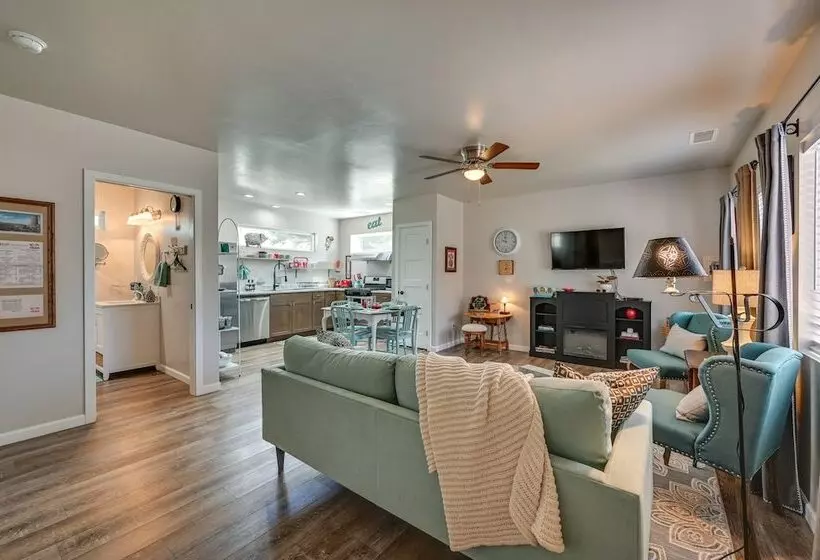 Ski Snow Bowl & Hike: Cozy Flagstaff Cottage!