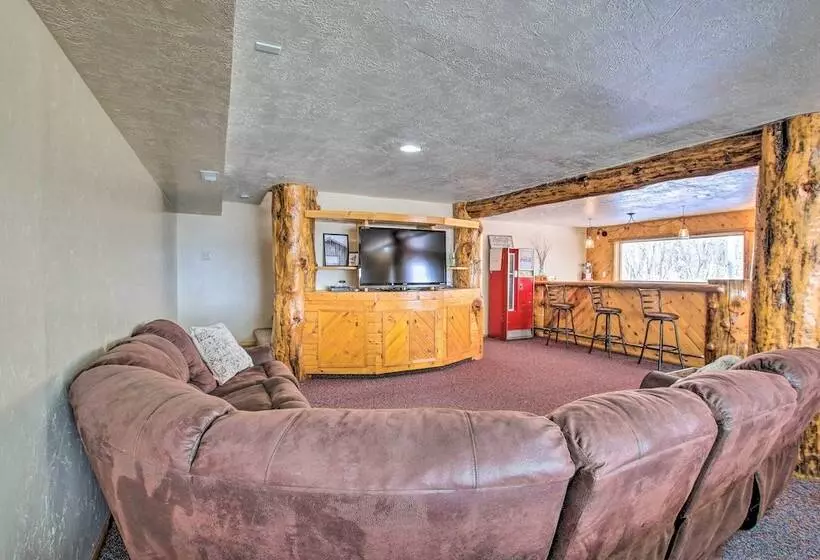 Bright Bear Lake Lodge W/ Hot Tub + Game Room