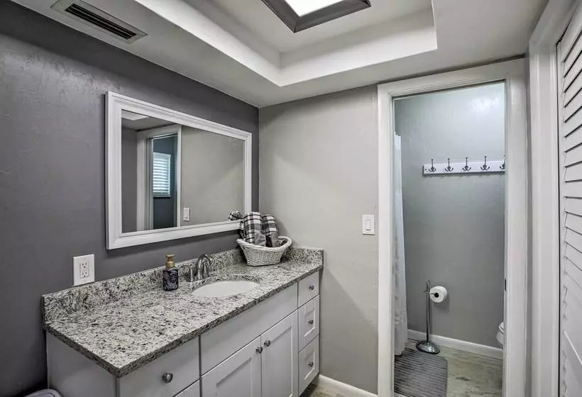 Bright Home W/ Dock & Canal View In Cape Coral!