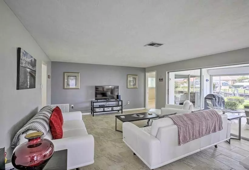 Bright Home W/ Dock & Canal View In Cape Coral!